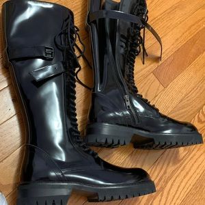 very comfortable and lightweight boots